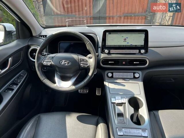 Белый Хендай Kona, объемом двигателя 0 л и пробегом 60 тыс. км за 22800 $, фото 23 на Automoto.ua
