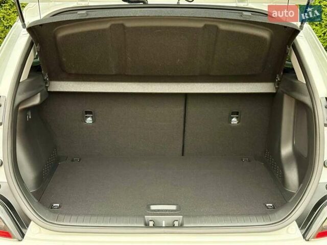 Белый Хендай Kona, объемом двигателя 0 л и пробегом 31 тыс. км за 17999 $, фото 14 на Automoto.ua