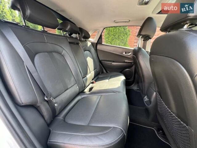 Белый Хендай Kona, объемом двигателя 0 л и пробегом 60 тыс. км за 22800 $, фото 25 на Automoto.ua