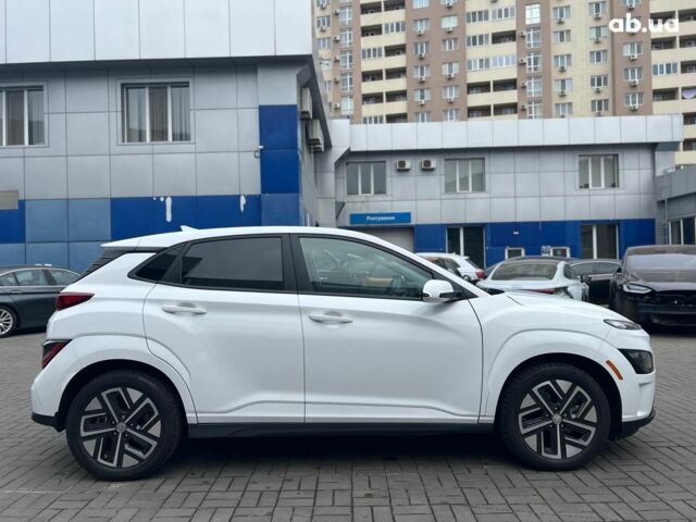 Білий Хендай Kona, об'ємом двигуна 1 л та пробігом 30 тис. км за 23990 $, фото 6 на Automoto.ua