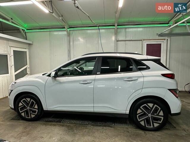 Белый Хендай Kona, объемом двигателя 0 л и пробегом 108 тыс. км за 20600 $, фото 17 на Automoto.ua
