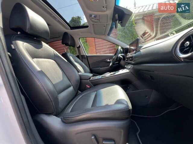 Белый Хендай Kona, объемом двигателя 0 л и пробегом 60 тыс. км за 22800 $, фото 12 на Automoto.ua