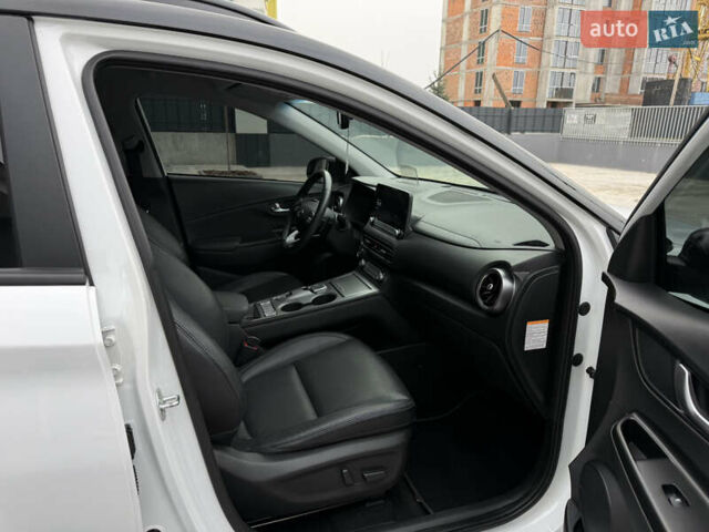 Білий Хендай Kona, об'ємом двигуна 0 л та пробігом 28 тис. км за 18700 $, фото 1 на Automoto.ua