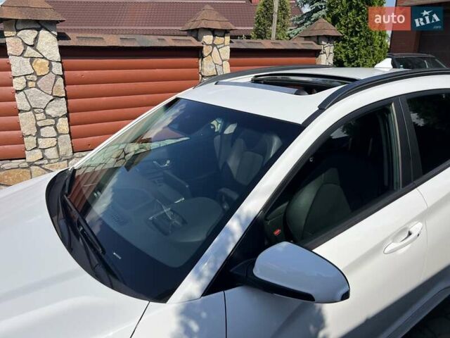 Белый Хендай Kona, объемом двигателя 0 л и пробегом 60 тыс. км за 22800 $, фото 7 на Automoto.ua