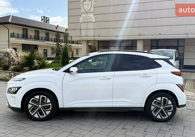 Белый Хендай Kona, объемом двигателя 0 л и пробегом 63 тыс. км за 20999 $, фото 3 на Automoto.ua