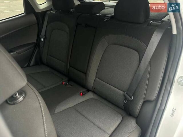 Білий Хендай Kona, об'ємом двигуна 0 л та пробігом 40 тис. км за 19999 $, фото 12 на Automoto.ua