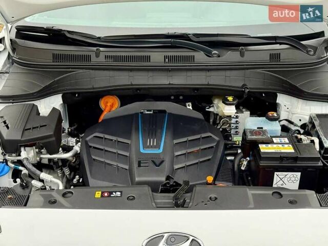 Белый Хендай Kona, объемом двигателя 0 л и пробегом 31 тыс. км за 17999 $, фото 44 на Automoto.ua