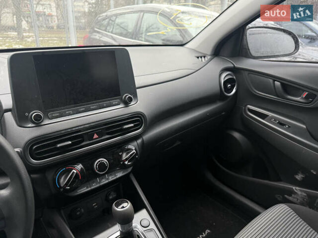 Білий Хендай Kona, об'ємом двигуна 2 л та пробігом 70 тис. км за 12200 $, фото 13 на Automoto.ua