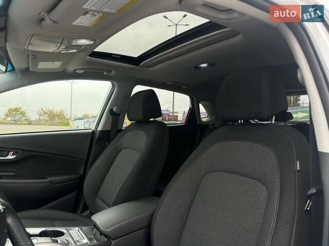 Білий Хендай Kona, об'ємом двигуна 0 л та пробігом 40 тис. км за 19999 $, фото 14 на Automoto.ua