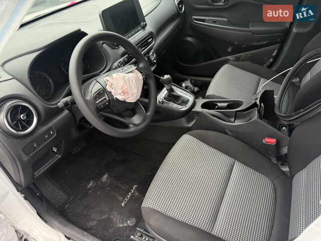Білий Хендай Kona, об'ємом двигуна 2 л та пробігом 70 тис. км за 12200 $, фото 10 на Automoto.ua