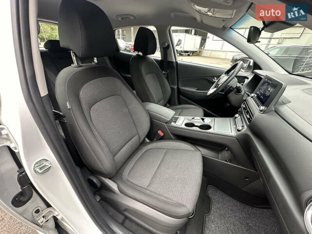 Білий Хендай Kona, об'ємом двигуна 0 л та пробігом 27 тис. км за 17499 $, фото 37 на Automoto.ua