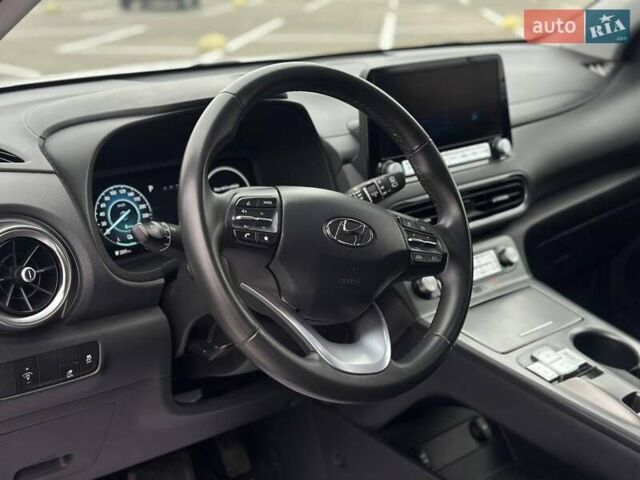 Білий Хендай Kona, об'ємом двигуна 0 л та пробігом 40 тис. км за 19999 $, фото 8 на Automoto.ua