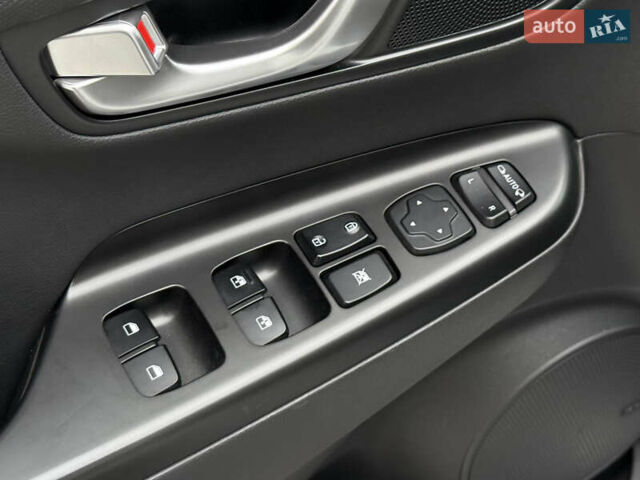 Білий Хендай Kona, об'ємом двигуна 0 л та пробігом 28 тис. км за 18700 $, фото 51 на Automoto.ua