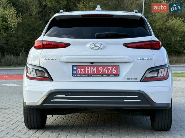 Белый Хендай Kona, объемом двигателя 0 л и пробегом 57 тыс. км за 19800 $, фото 7 на Automoto.ua