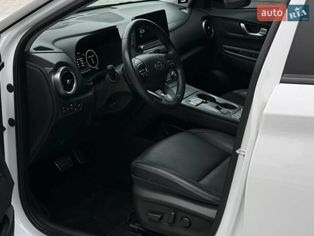 Білий Хендай Kona, об'ємом двигуна 0 л та пробігом 28 тис. км за 18700 $, фото 62 на Automoto.ua