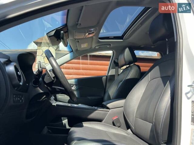 Белый Хендай Kona, объемом двигателя 0 л и пробегом 60 тыс. км за 22800 $, фото 21 на Automoto.ua