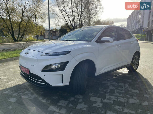 Білий Хендай Kona, об'ємом двигуна 0 л та пробігом 6 тис. км за 20900 $, фото 2 на Automoto.ua