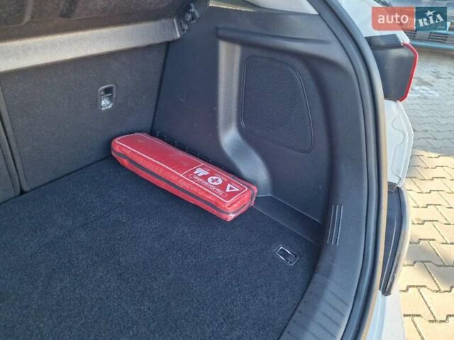 Білий Хендай Kona, об'ємом двигуна 0 л та пробігом 57 тис. км за 17200 $, фото 52 на Automoto.ua