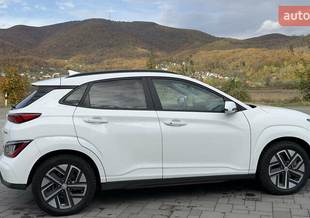 Белый Хендай Kona, объемом двигателя 0 л и пробегом 63 тыс. км за 21500 $, фото 18 на Automoto.ua