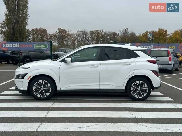 Білий Хендай Kona, об'ємом двигуна 0 л та пробігом 40 тис. км за 19999 $, фото 7 на Automoto.ua