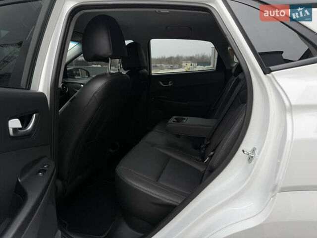 Білий Хендай Kona, об'ємом двигуна 0 л та пробігом 28 тис. км за 18700 $, фото 39 на Automoto.ua