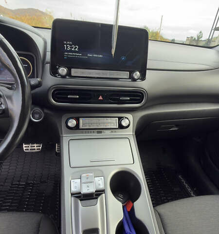 Белый Хендай Kona, объемом двигателя 0 л и пробегом 63 тыс. км за 21500 $, фото 26 на Automoto.ua