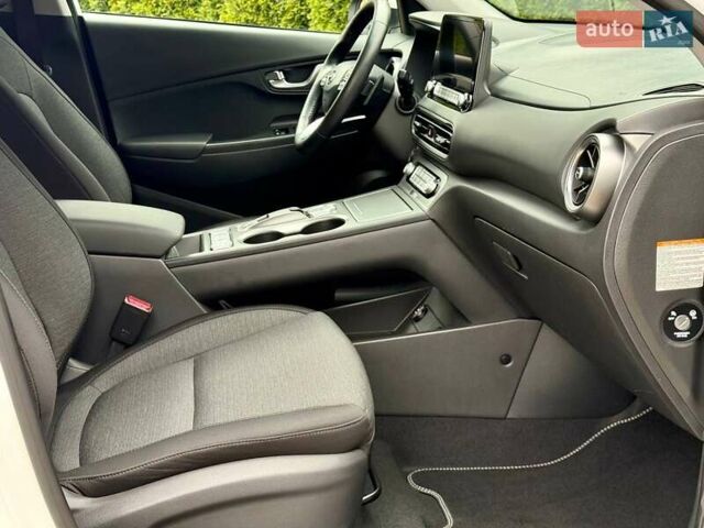 Белый Хендай Kona, объемом двигателя 0 л и пробегом 31 тыс. км за 17999 $, фото 27 на Automoto.ua