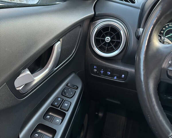 Белый Хендай Kona, объемом двигателя 0 л и пробегом 38 тыс. км за 15599 $, фото 12 на Automoto.ua