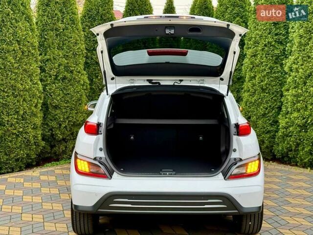 Белый Хендай Kona, объемом двигателя 0 л и пробегом 31 тыс. км за 17999 $, фото 13 на Automoto.ua