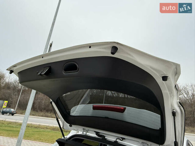 Белый Хендай Kona, объемом двигателя 0 л и пробегом 21 тыс. км за 17200 $, фото 22 на Automoto.ua