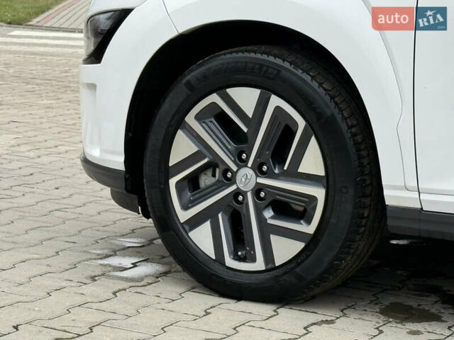 Белый Хендай Kona, объемом двигателя 0 л и пробегом 21 тыс. км за 17200 $, фото 15 на Automoto.ua
