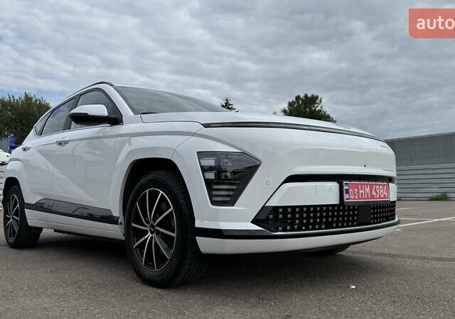 Белый Хендай Kona, объемом двигателя 0 л и пробегом 55 тыс. км за 24300 $, фото 17 на Automoto.ua