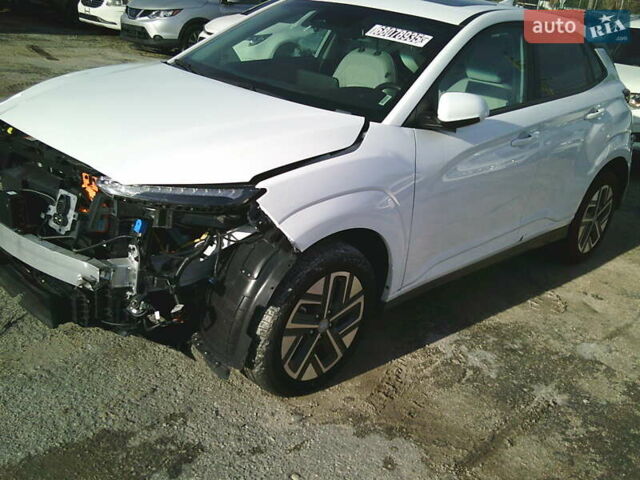 Белый Хендай Kona, объемом двигателя 0 л и пробегом 23 тыс. км за 14900 $, фото 17 на Automoto.ua