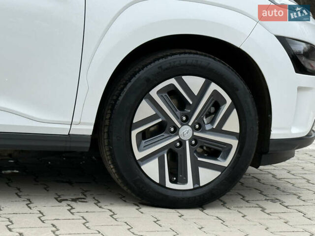 Белый Хендай Kona, объемом двигателя 0 л и пробегом 21 тыс. км за 17200 $, фото 12 на Automoto.ua