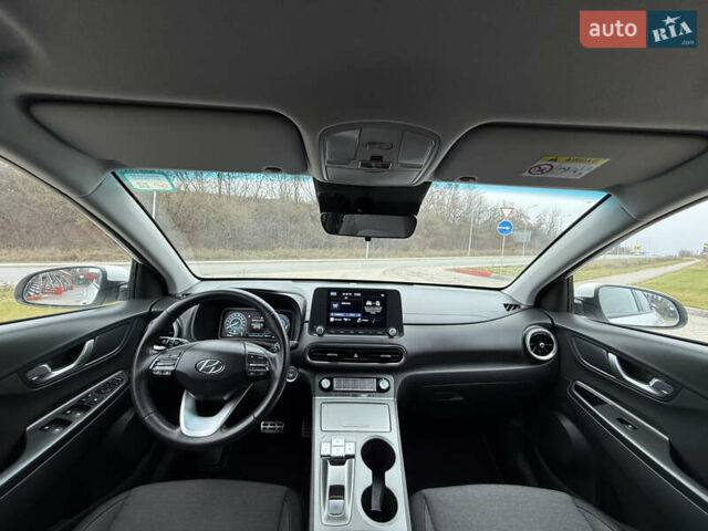 Белый Хендай Kona, объемом двигателя 0 л и пробегом 21 тыс. км за 17200 $, фото 4 на Automoto.ua