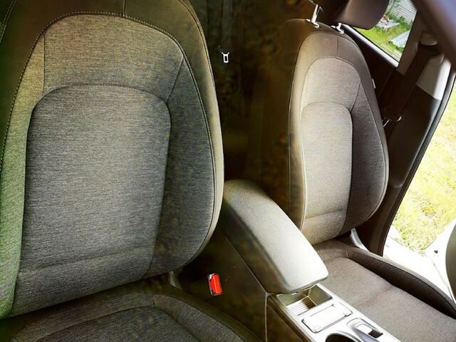 Білий Хендай Kona, об'ємом двигуна 0.15 л та пробігом 120 тис. км за 14250 $, фото 8 на Automoto.ua