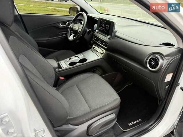 Хендай Kona 2023 у Вінниці на Automoto.ua Білий Хендай Kona, об'ємом двигуна 0 л та пробігом 33 тис. км за 17500 $, фото 6 на Automoto.ua