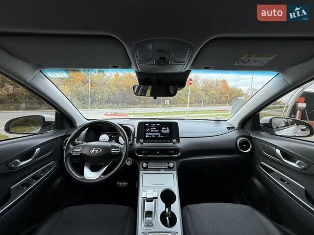 Хендай Kona 2023 у Вінниці на Automoto.ua Білий Хендай Kona, об'ємом двигуна 0 л та пробігом 33 тис. км за 17500 $, фото 7 на Automoto.ua