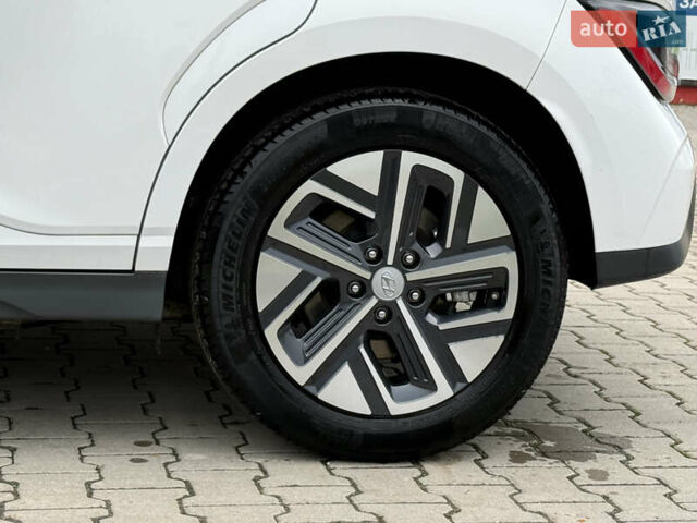 Белый Хендай Kona, объемом двигателя 0 л и пробегом 21 тыс. км за 17200 $, фото 14 на Automoto.ua