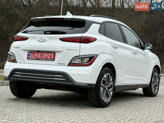 Белый Хендай Kona, объемом двигателя 0 л и пробегом 21 тыс. км за 17200 $, фото 7 на Automoto.ua