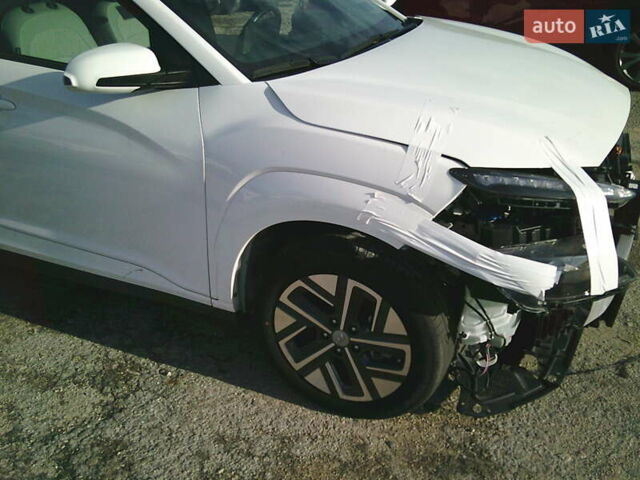 Белый Хендай Kona, объемом двигателя 0 л и пробегом 23 тыс. км за 14900 $, фото 32 на Automoto.ua