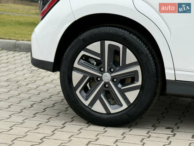 Белый Хендай Kona, объемом двигателя 0 л и пробегом 21 тыс. км за 17200 $, фото 13 на Automoto.ua