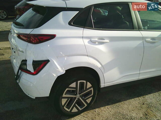 Белый Хендай Kona, объемом двигателя 0 л и пробегом 23 тыс. км за 14900 $, фото 28 на Automoto.ua