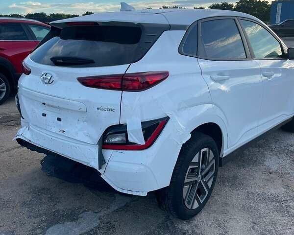 Белый Хендай Kona, объемом двигателя 0 л и пробегом 23 тыс. км за 14900 $, фото 51 на Automoto.ua