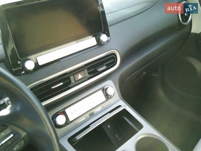 Белый Хендай Kona, объемом двигателя 0 л и пробегом 23 тыс. км за 14900 $, фото 38 на Automoto.ua