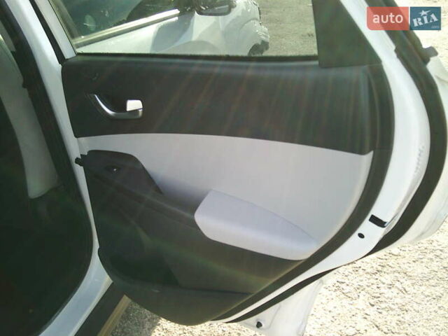 Белый Хендай Kona, объемом двигателя 0 л и пробегом 23 тыс. км за 14900 $, фото 43 на Automoto.ua