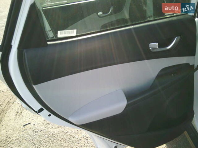 Белый Хендай Kona, объемом двигателя 0 л и пробегом 23 тыс. км за 14900 $, фото 30 на Automoto.ua