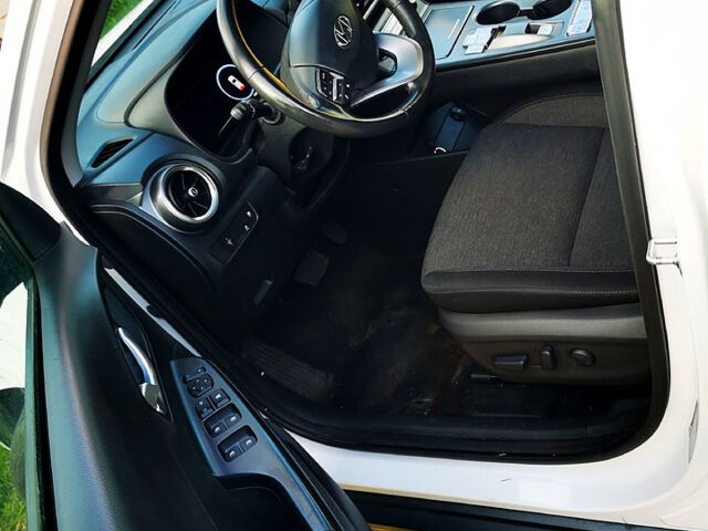 Білий Хендай Kona, об'ємом двигуна 0.15 л та пробігом 120 тис. км за 14250 $, фото 6 на Automoto.ua