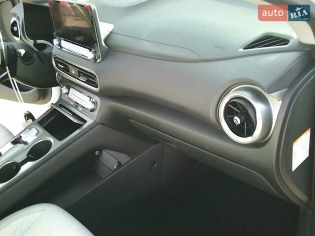 Белый Хендай Kona, объемом двигателя 0 л и пробегом 23 тыс. км за 14900 $, фото 41 на Automoto.ua