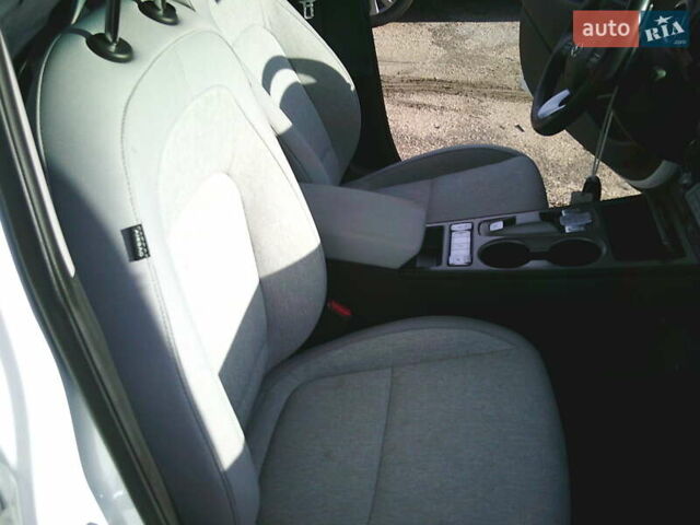 Белый Хендай Kona, объемом двигателя 0 л и пробегом 23 тыс. км за 14900 $, фото 37 на Automoto.ua